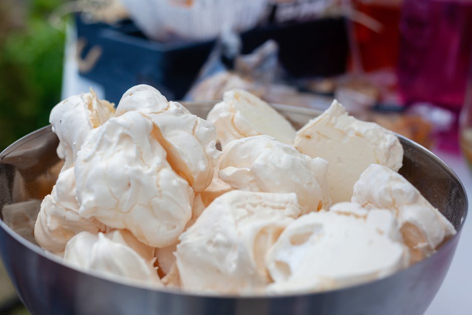 Blancs d'œufs montés en neige pour meringue